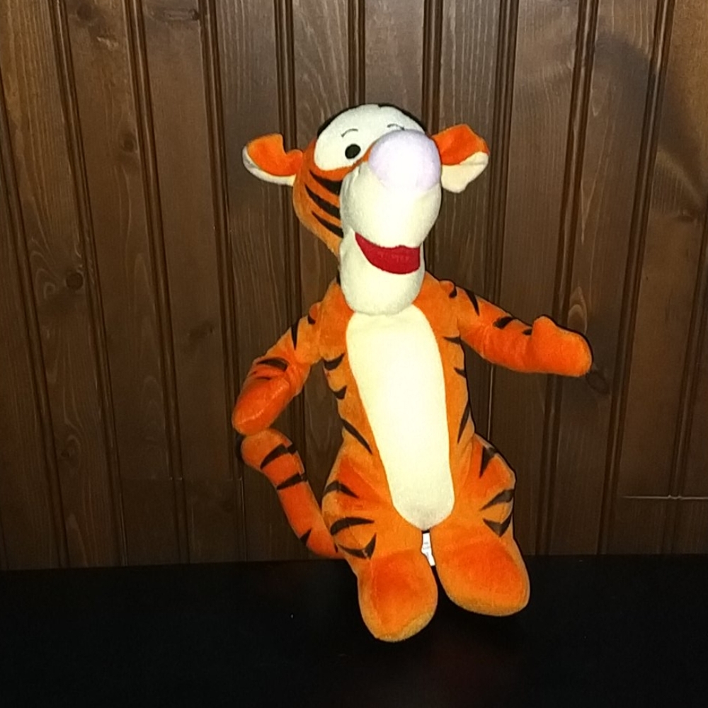 Disney/Mattel Tigger 11" Plush Animal